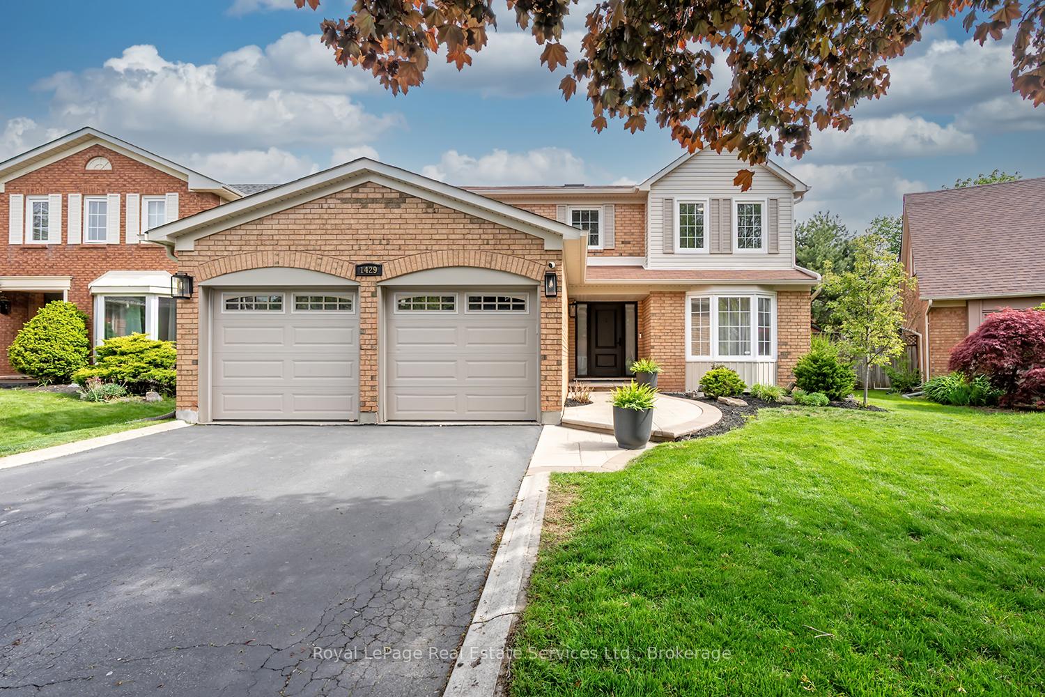 1429-thistledown-road-oakville-ontario-w13170618