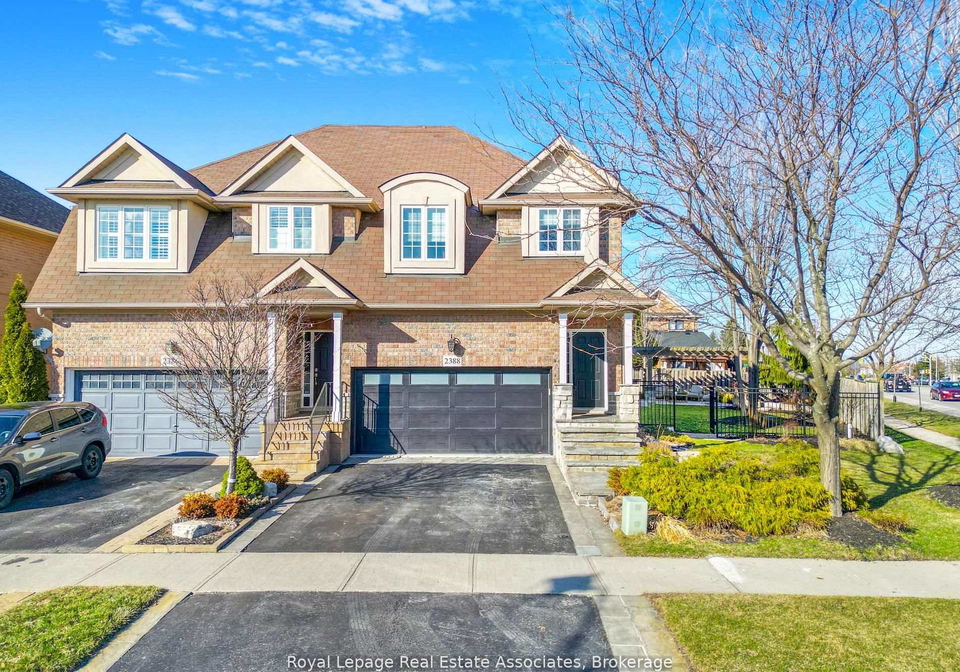 2388-stone-glen-crescent-oakville-ontario-w13170852
