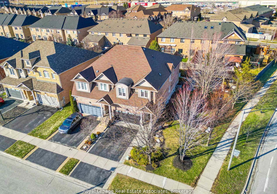 2388-stone-glen-crescent-oakville-ontario-w13170852