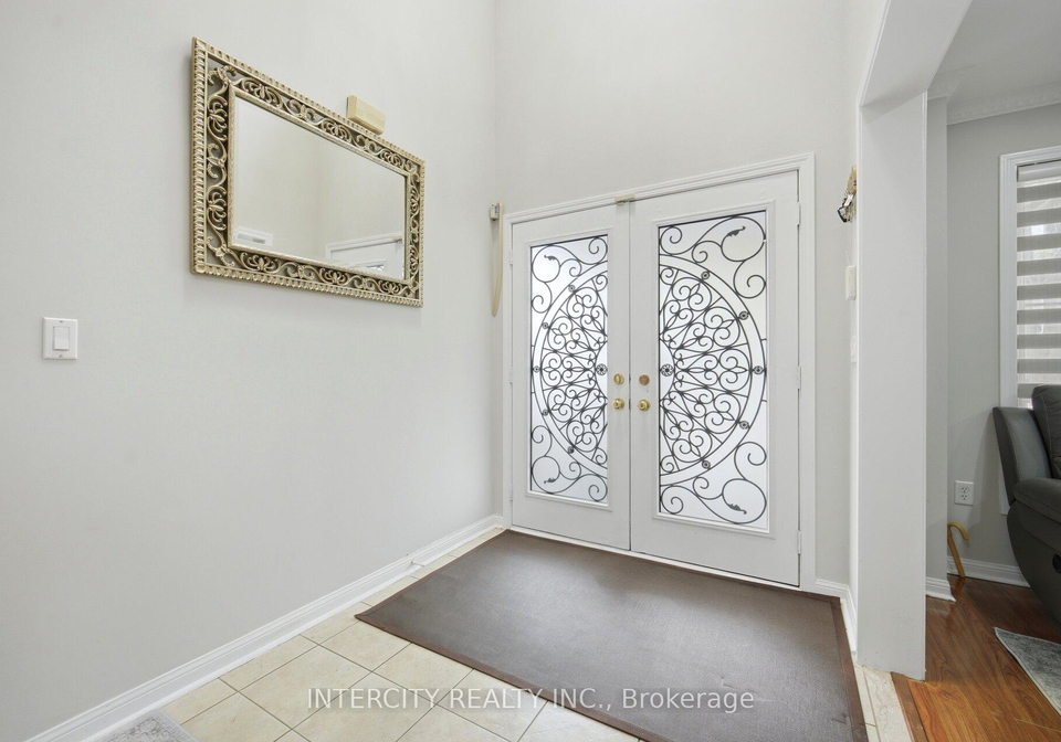 14-maldives-crescent-brampton-ontario-w13171200