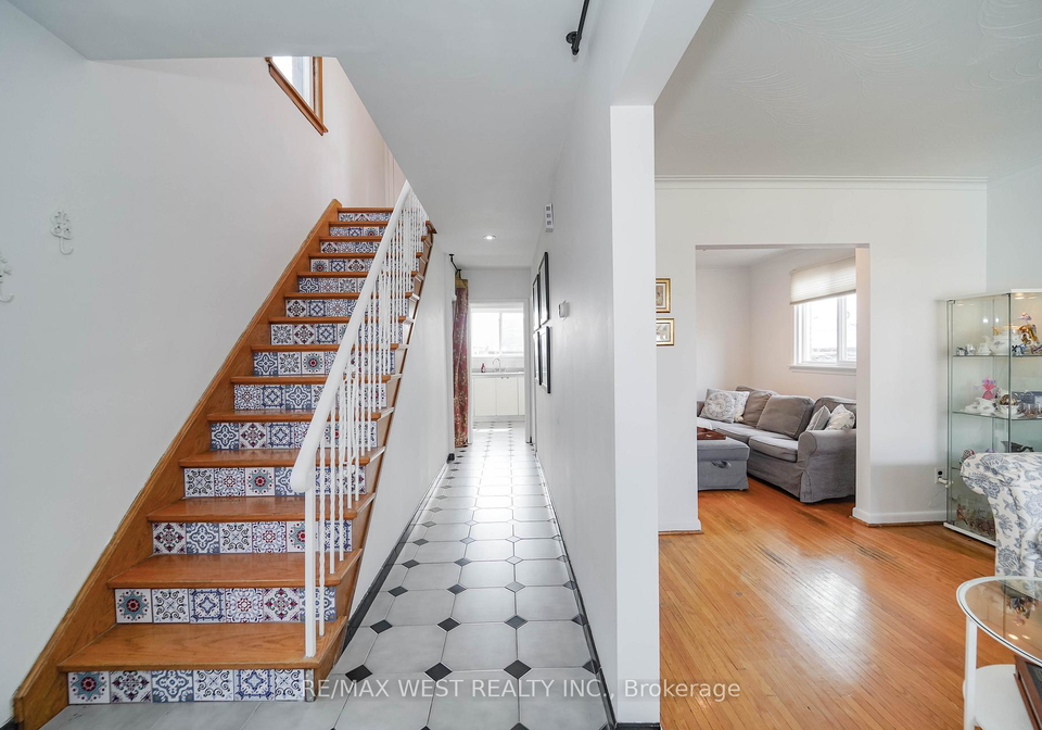 11-helen-avenue-toronto-ontario-w13171228