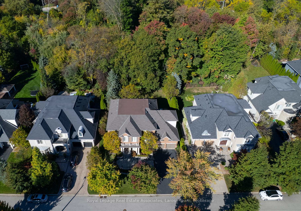 562-gladwyne-court-mississauga-ontario-w13171400