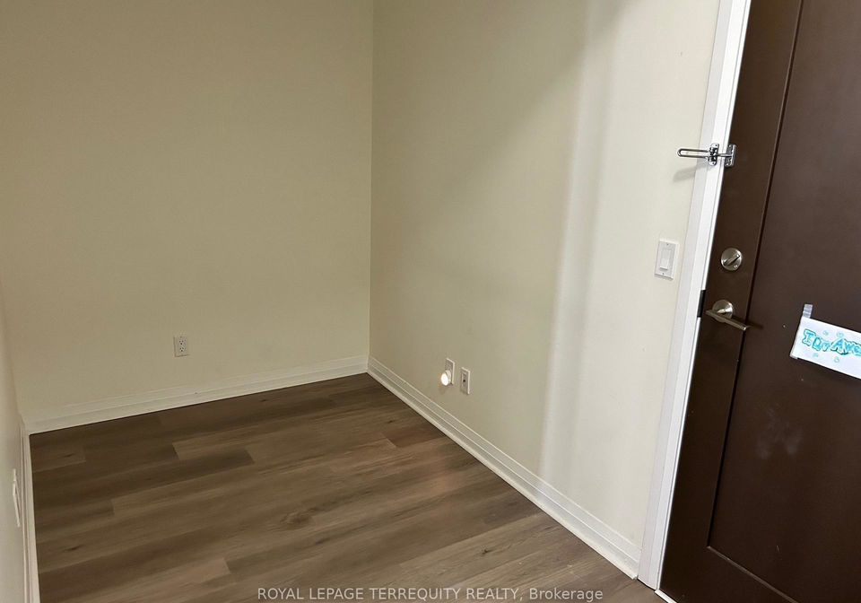 75-eglinton-avenue-w-mississauga-ontario-w13171584