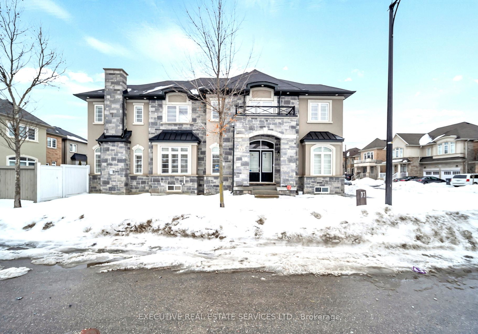 13-masken-circle-brampton-ontario-w13171688