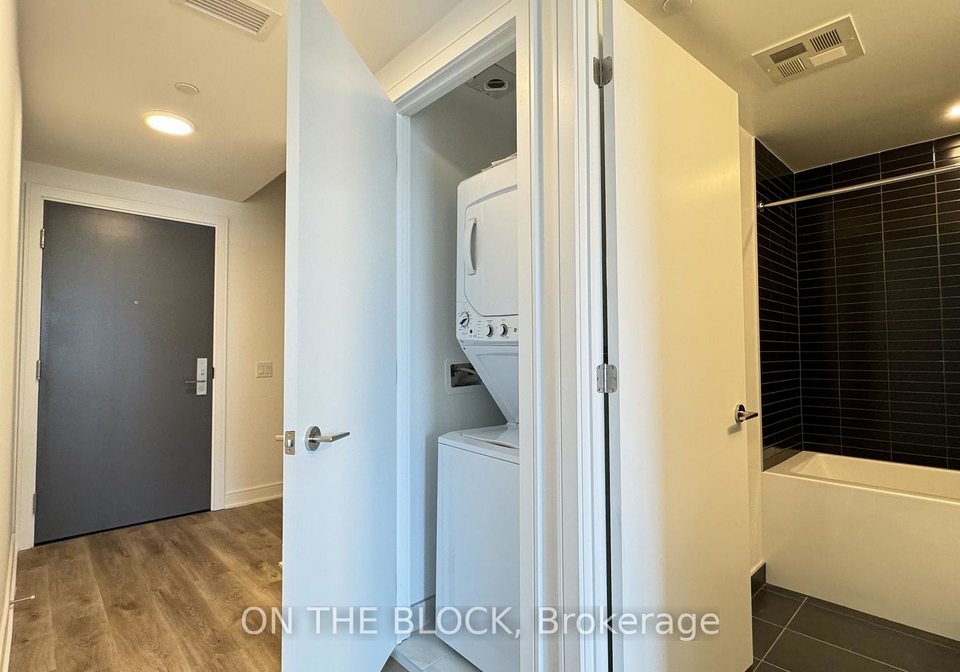 86-dundas-street-e-mississauga-ontario-w13172066