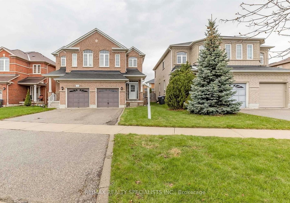 7328-cork-tree-row-mississauga-ontario-w13172380