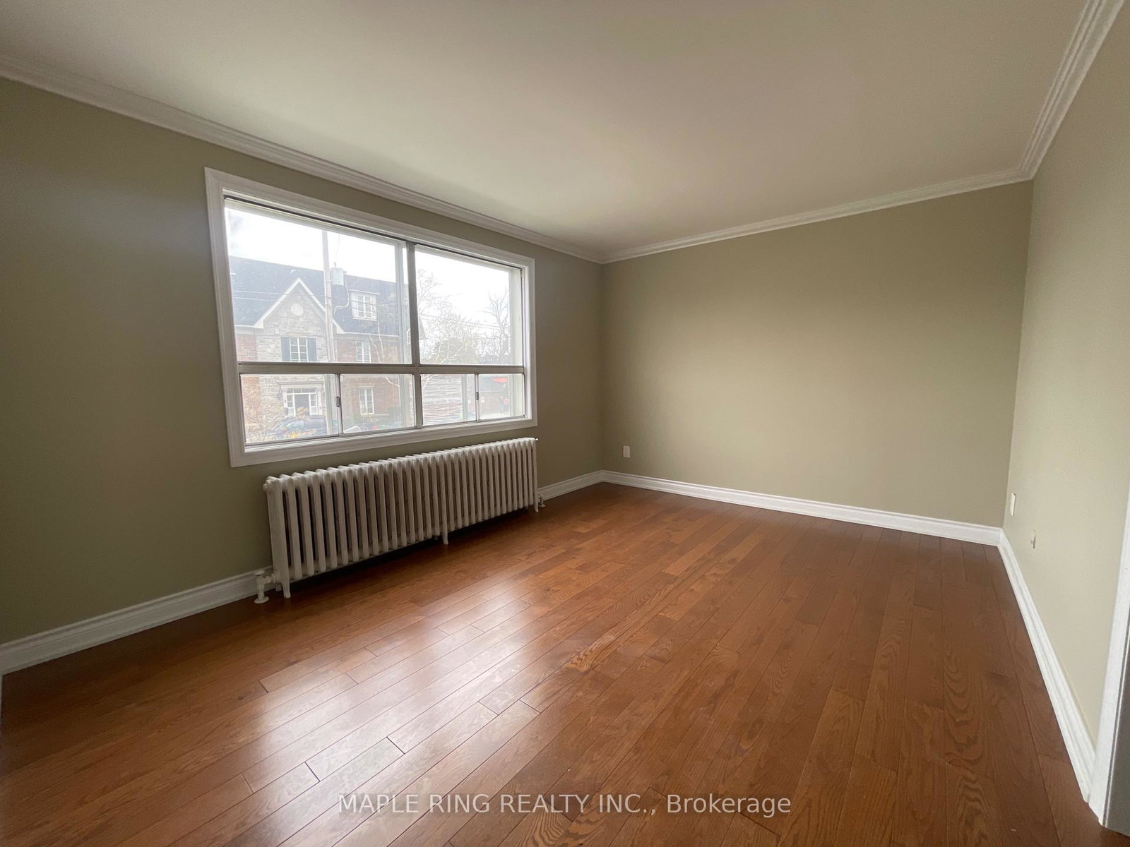 12-dwight-avenue-etobicoke-ontario-w13172774