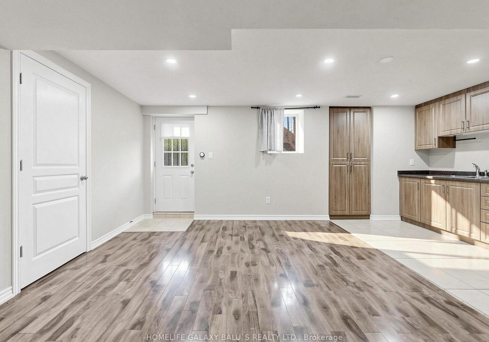 562-nairn-circle-milton-ontario-w13172808