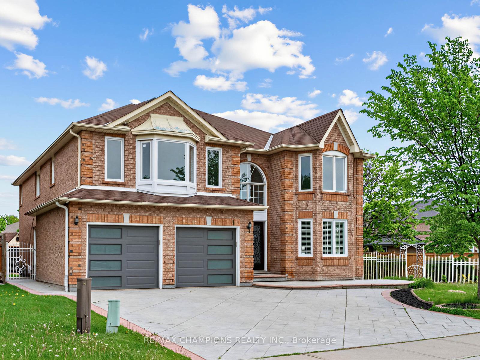 1-cluster-oak-place-brampton-ontario-w13172828