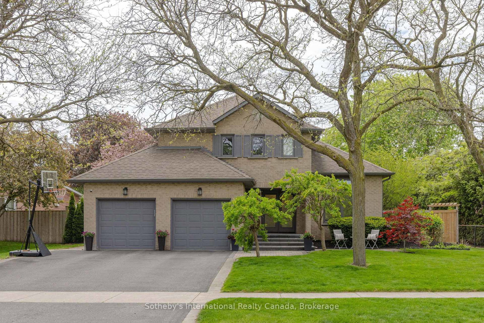 456-aspen-forest-drive-oakville-ontario-w13173076