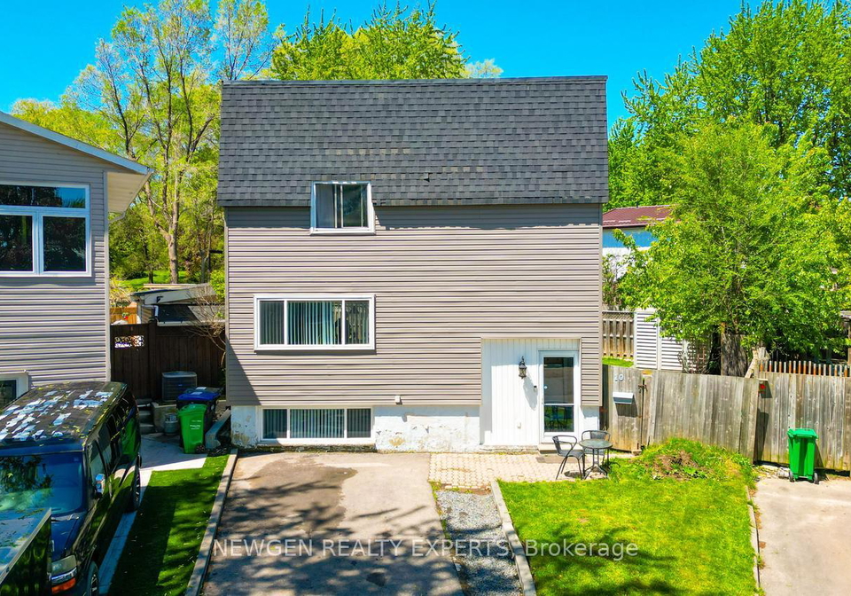 10-hollyhedge-court-brampton-ontario-w13173284