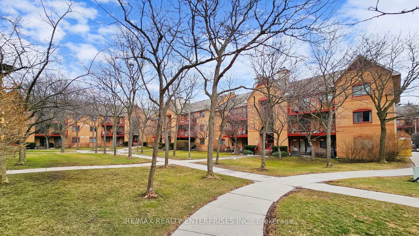 1508-pilgrims-way-oakville-ontario-w13173338