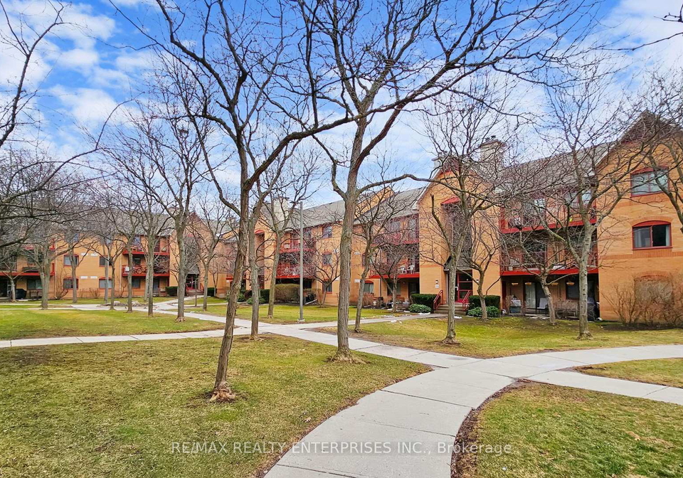 1508-pilgrims-way-oakville-ontario-w13173338