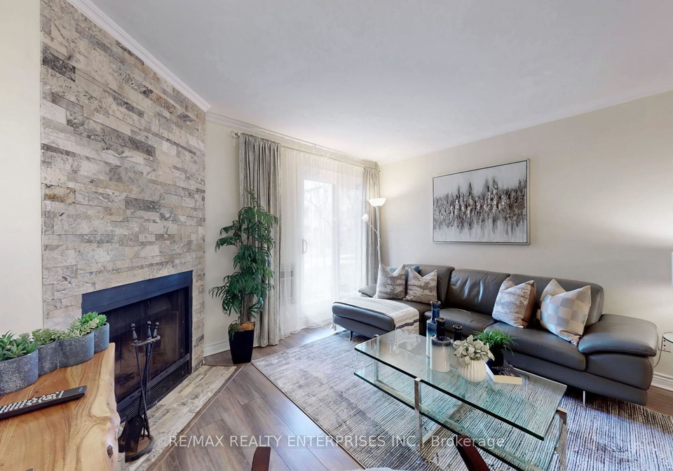 1508-pilgrims-way-oakville-ontario-w13173338