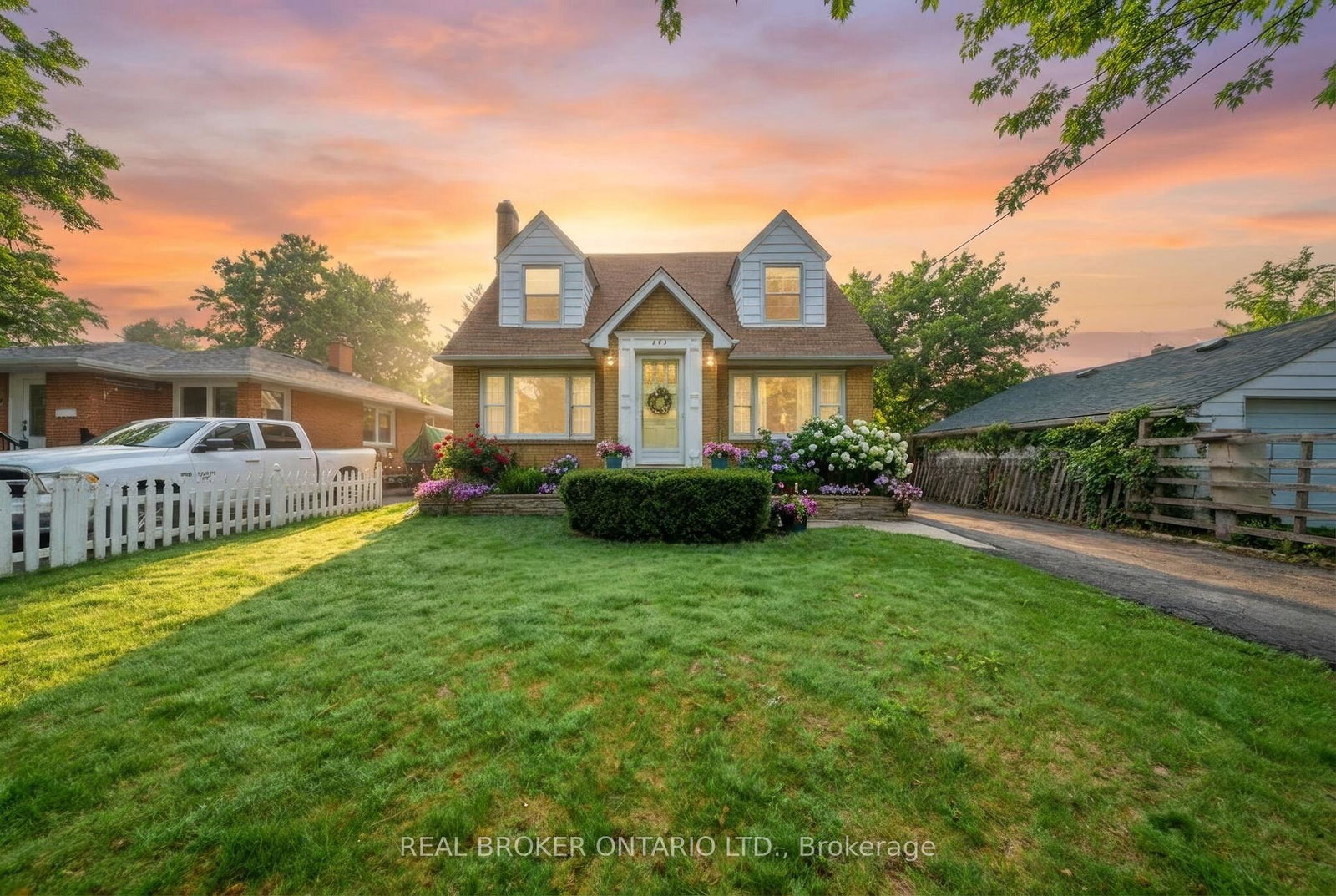 243-sydney-street-milton-ontario-w13173350