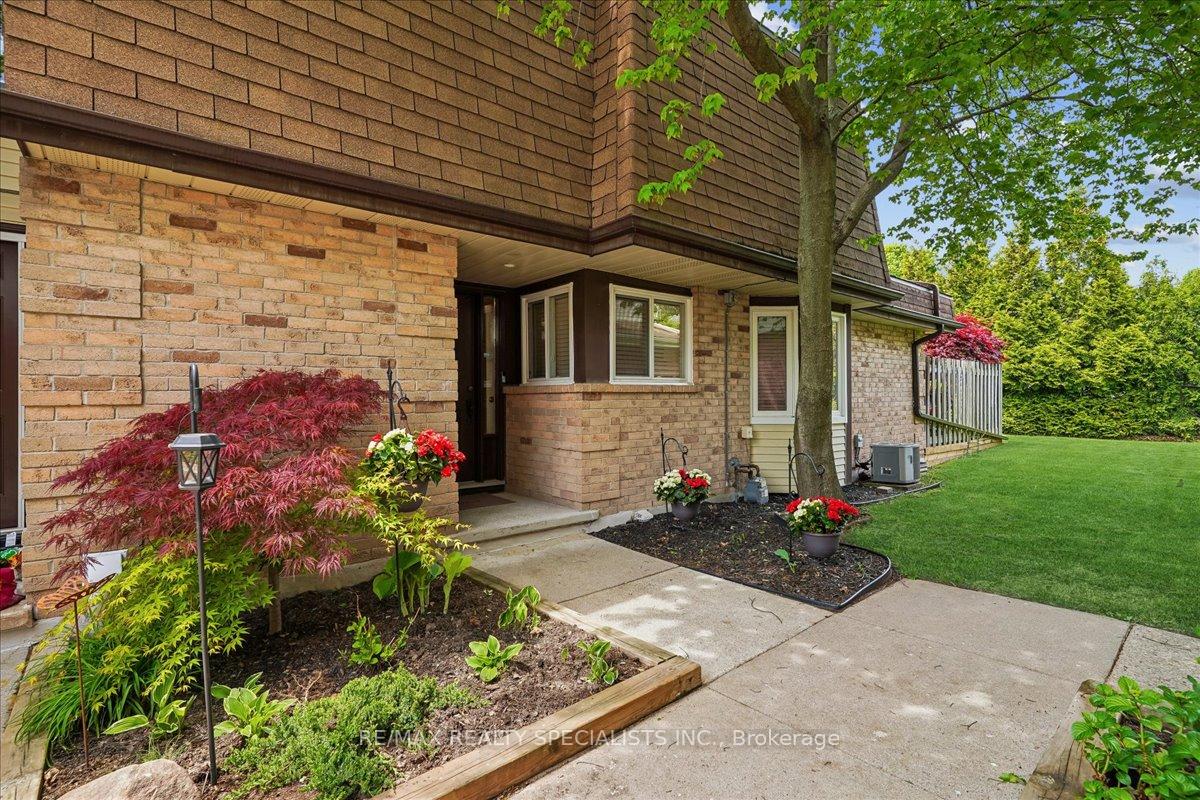 1507-upper-middle-road-burlington-ontario-w13173414