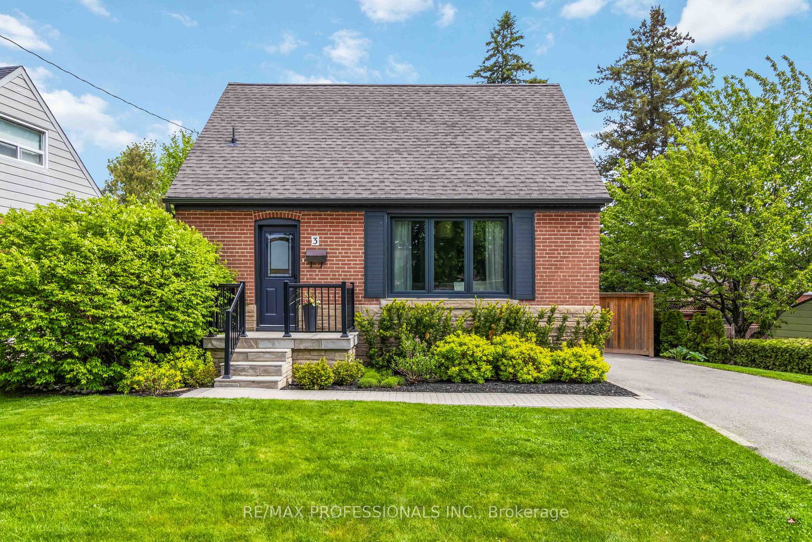 3-snaresbrook-drive-etobicoke-ontario-w13173782