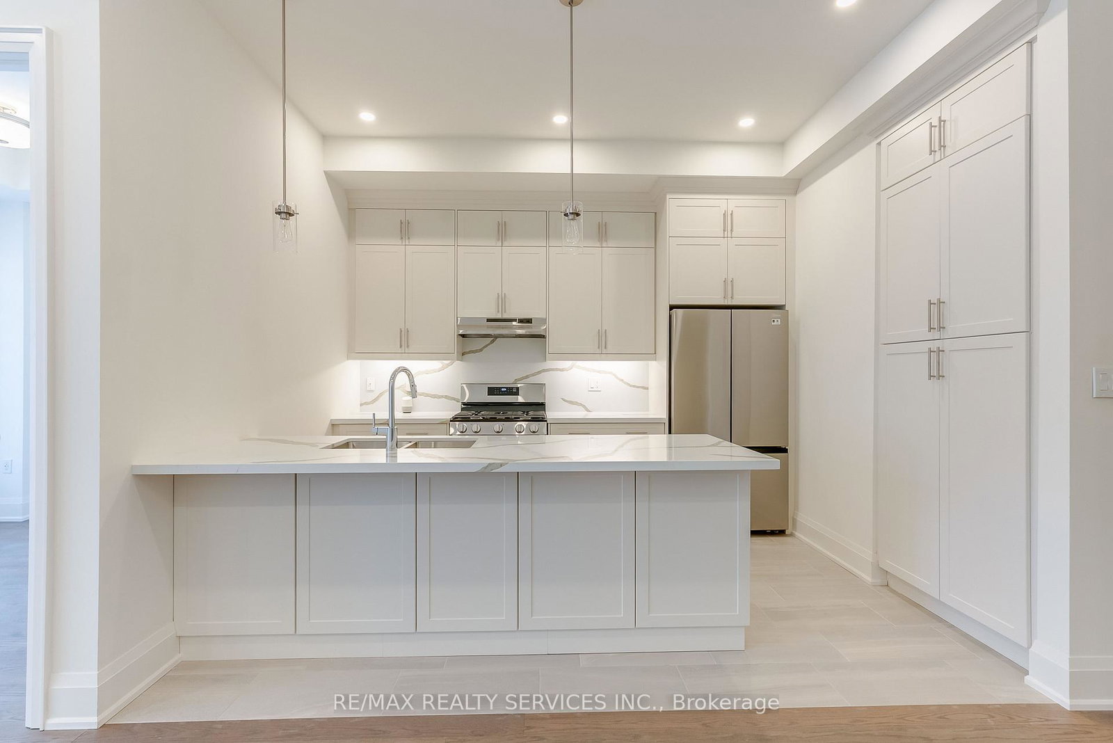 3309-taha-gardens-oakville-ontario-w13173786
