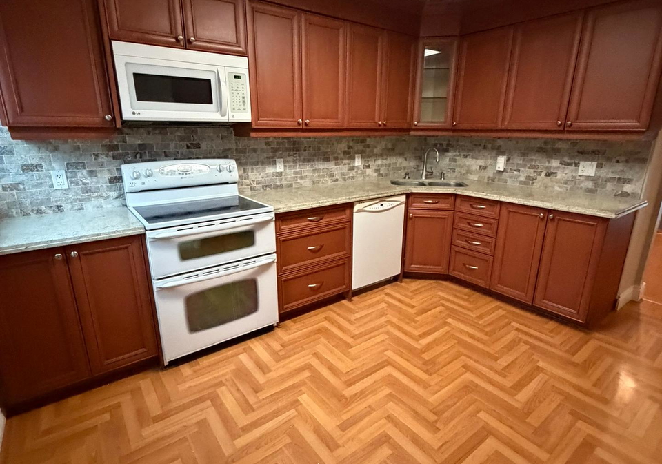 400-bloor-street-mississauga-ontario-w13173936