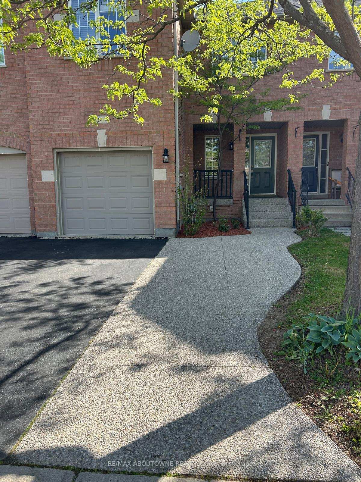 2473-lazio-lane-oakville-ontario-w13173962