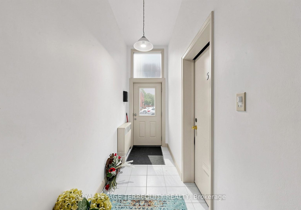 321-lakeshore-road-e-mississauga-ontario-w13174166
