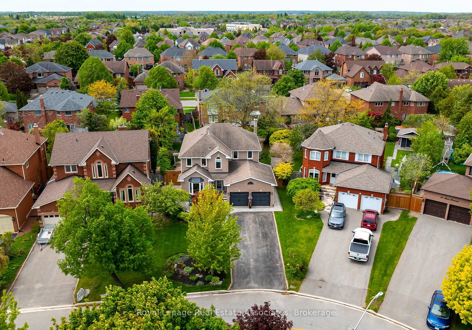 7-nixon-crescent-halton-hills-ontario-w13174592