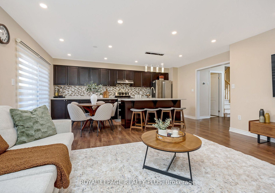 1542-gainer-crescent-milton-ontario-w13174658