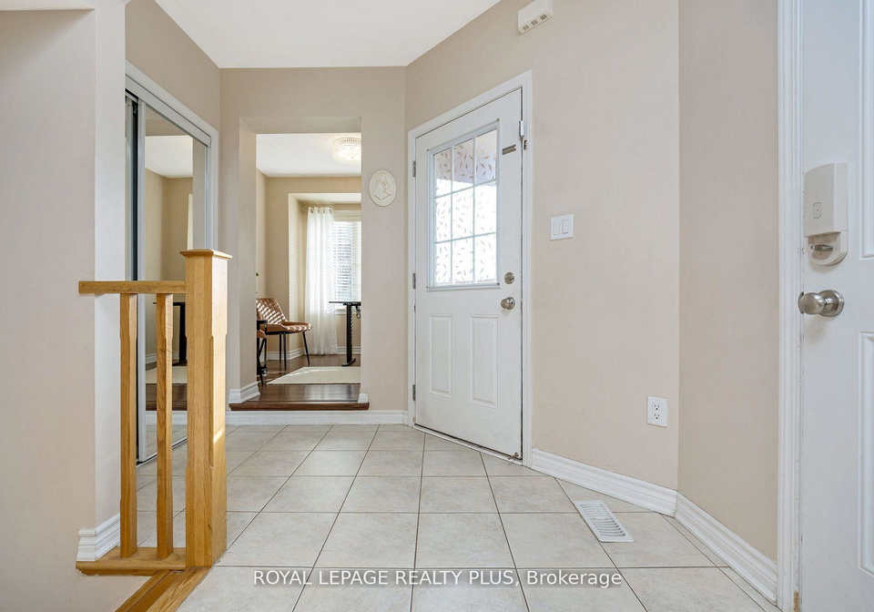 1542-gainer-crescent-milton-ontario-w13174658
