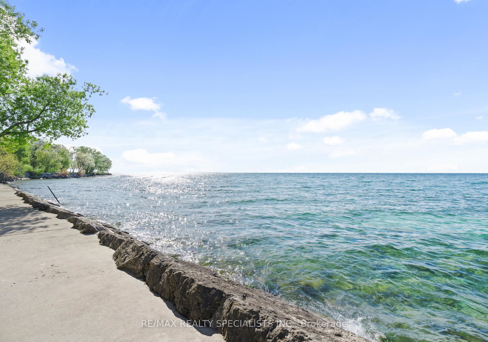 2697-lake-shore-boulevard-w-etobicoke-ontario-w13175076