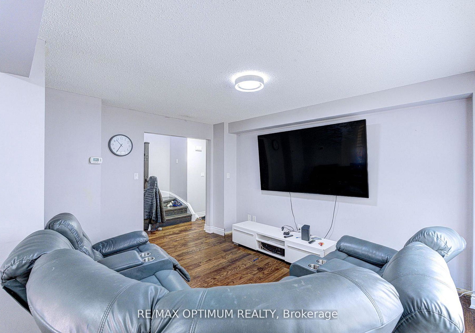 5-roehampton-crescent-brampton-ontario-w13175462