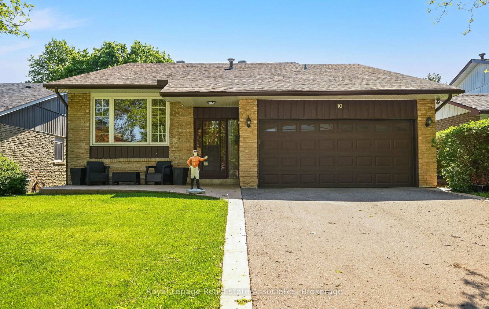 10-charing-drive-mississauga-ontario-w13175724
