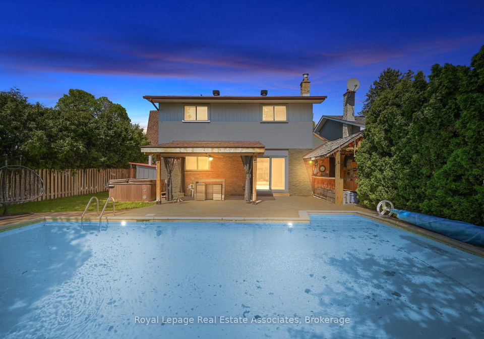 10-charing-drive-mississauga-ontario-w13175724