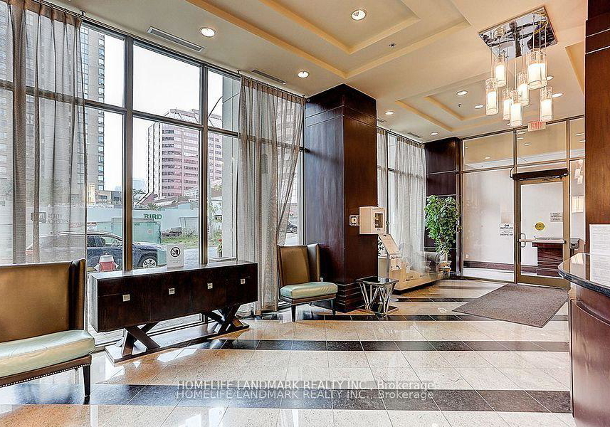 208-enfield-place-mississauga-ontario-w13175954