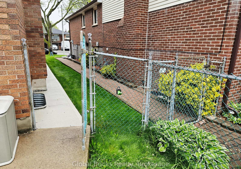 2406-cashmere-avenue-mississauga-ontario-w13177092