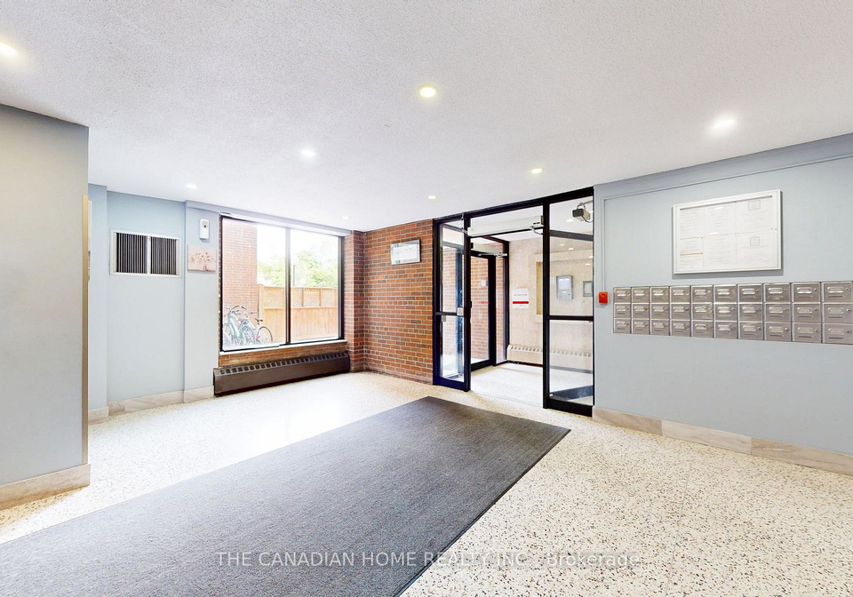 1055-a-forestwood-drive-mississauga-ontario-w13177828