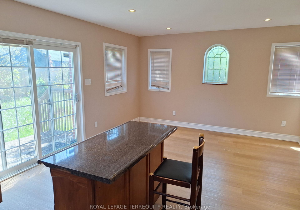 17-compton-crescent-york-ontario-w13182192