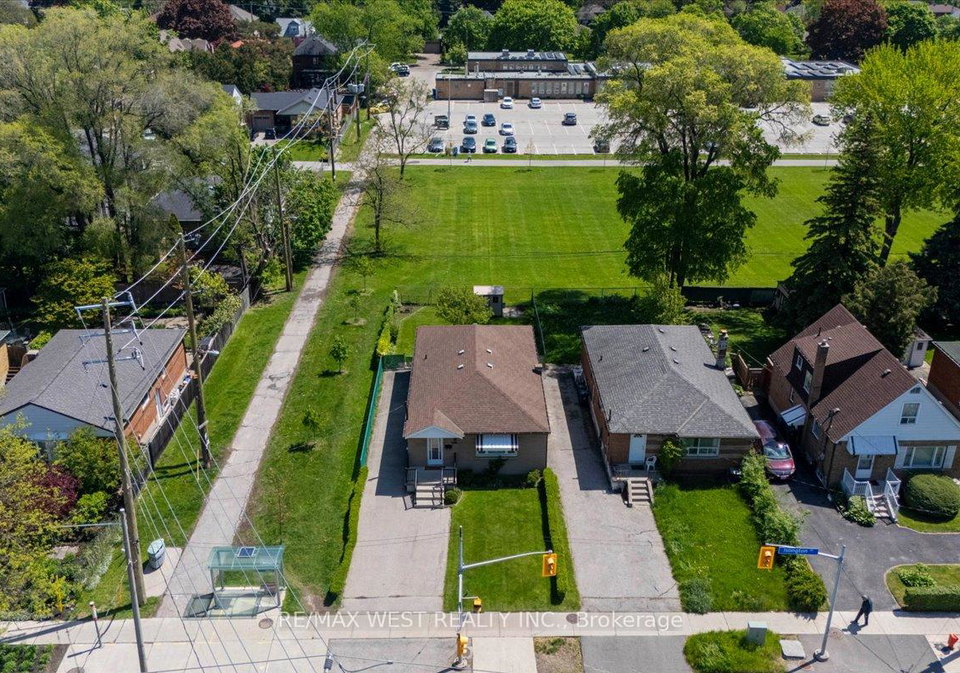 1135-islington-avenue-etobicoke-ontario-w13183088
