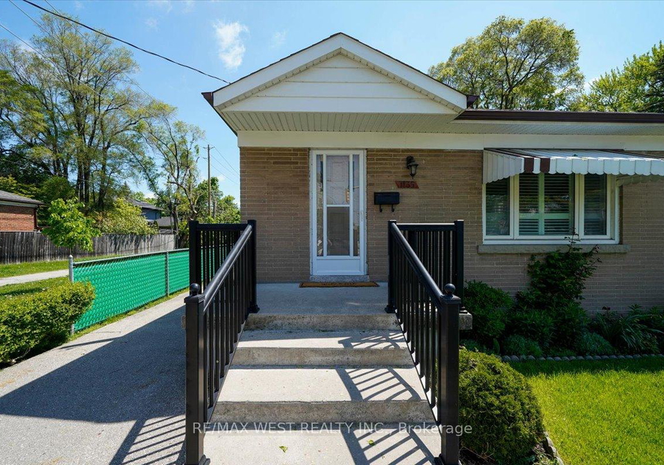 1135-islington-avenue-etobicoke-ontario-w13183088