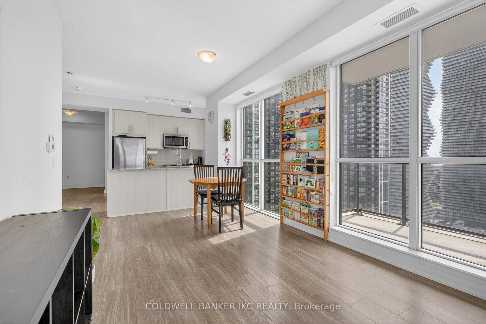 4055-parkside-village-drive-mississauga-ontario-w13183388