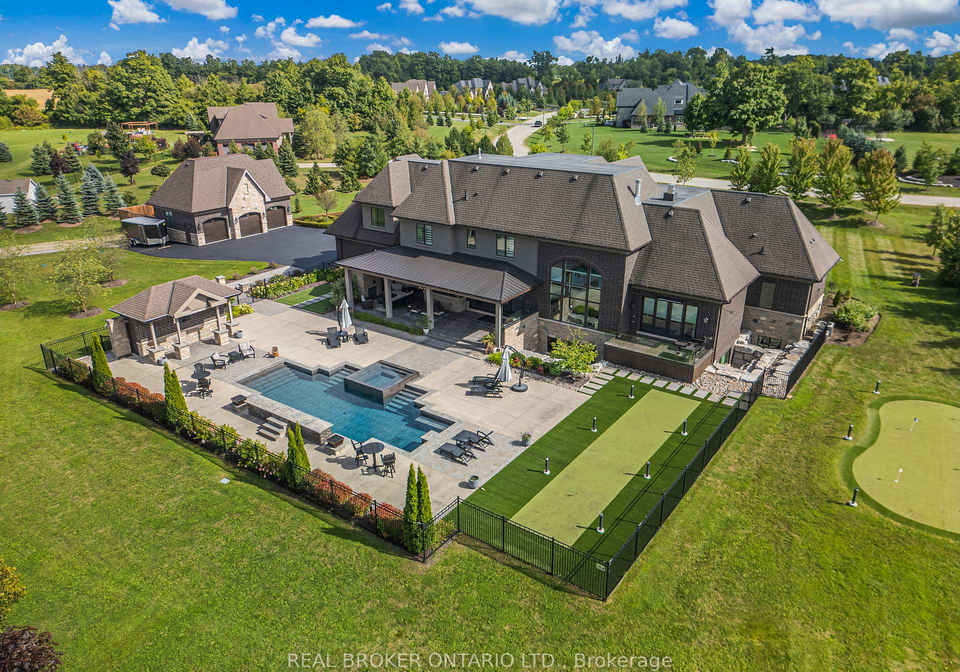 26-autumn-circle-halton-hills-ontario-w13183624