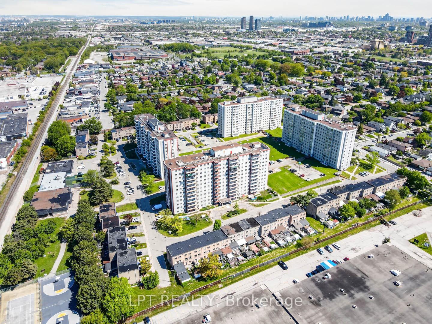 50-lotherton-pathway-north-york-ontario-w13184178
