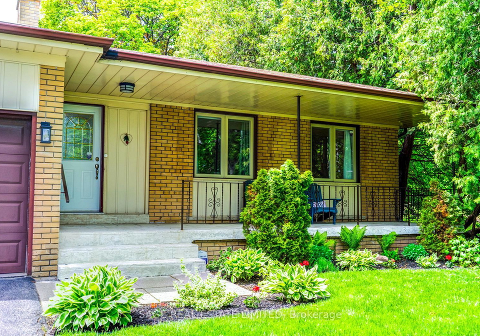81-decarie-circle-etobicoke-ontario-w13184662