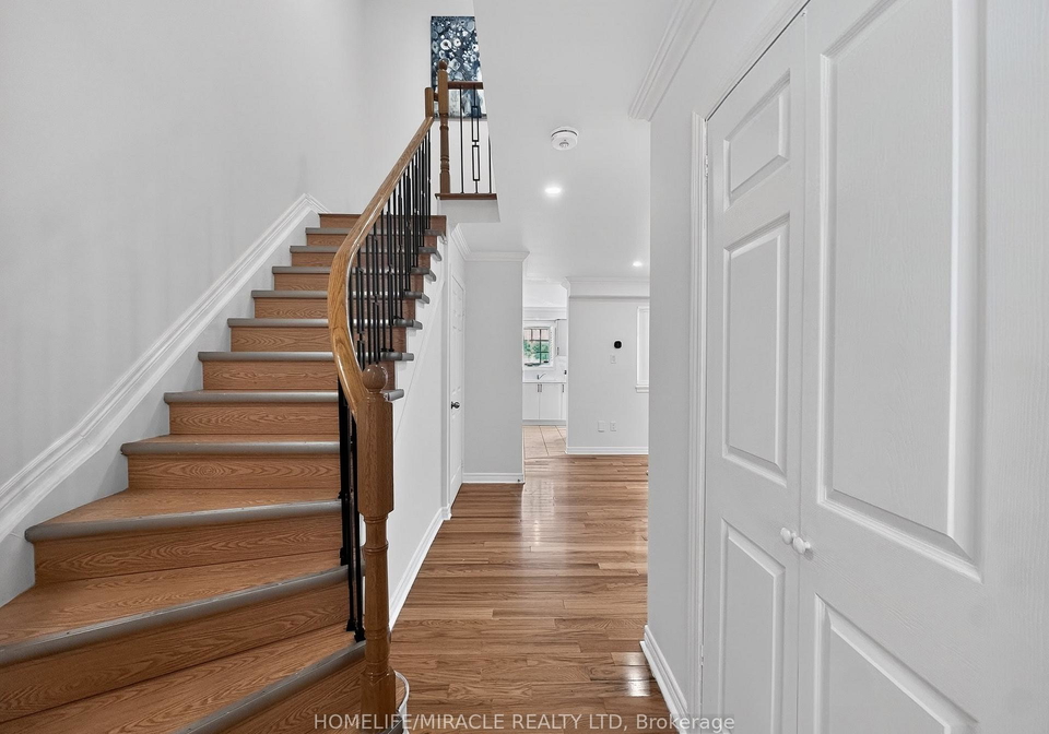 21-eastview-gate-brampton-ontario-w13184744