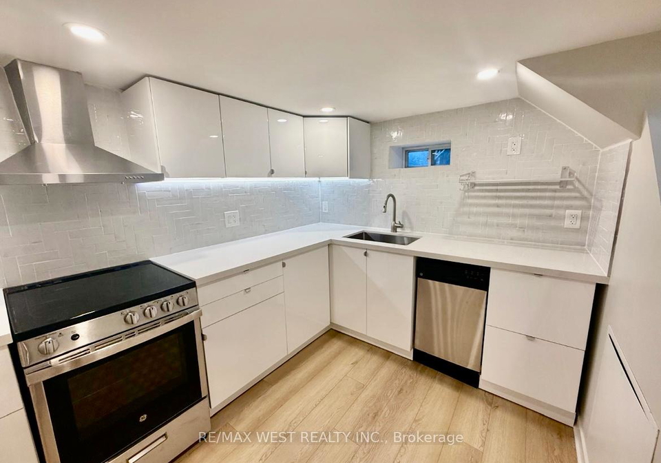 10-vimy-avenue-north-york-ontario-w13185146