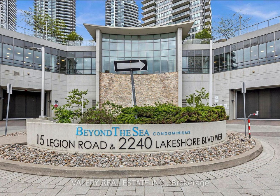 2240-lakeshore-boulevard-etobicoke-ontario-w13186614