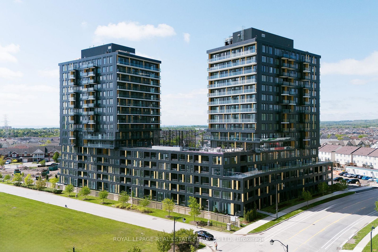 4878-powers-common-burlington-ontario-w13188696