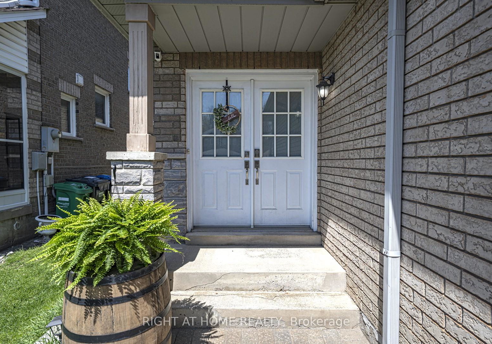 604-summer-park-crescent-mississauga-ontario-w13189000