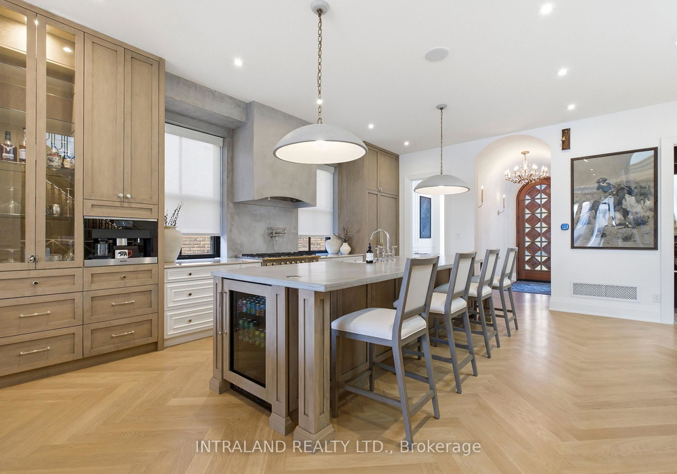 39-chandos-avenue-toronto-ontario-w13192860