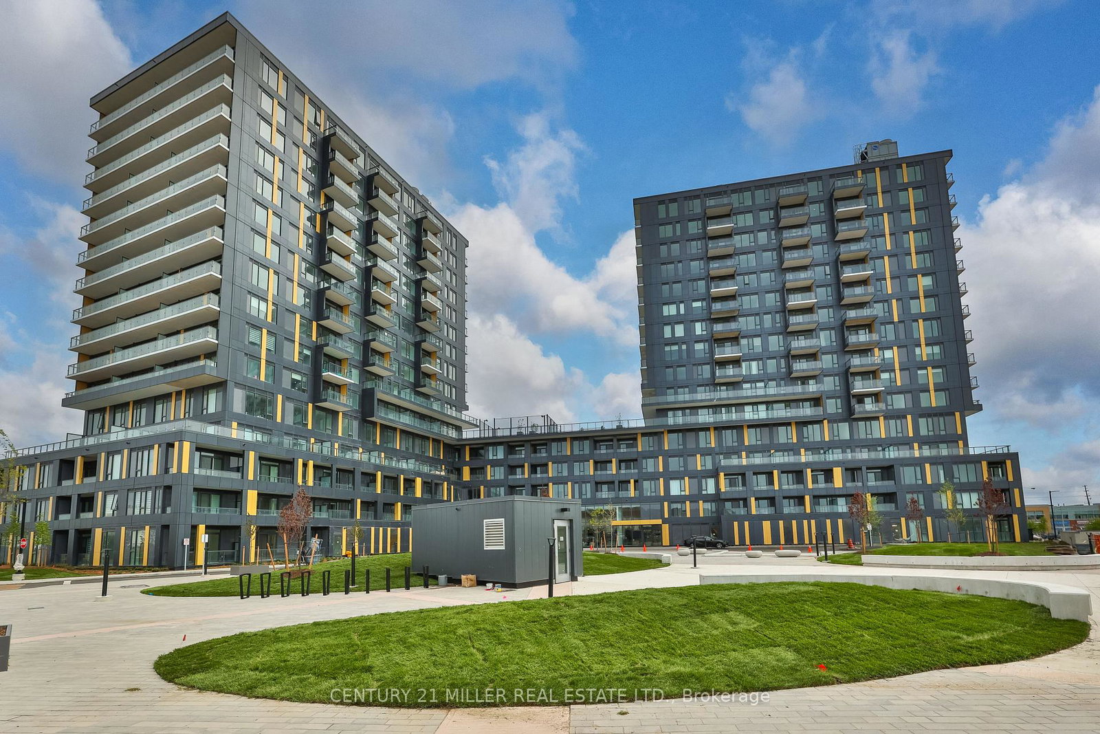 4878-powers-common-burlington-ontario-w13193120