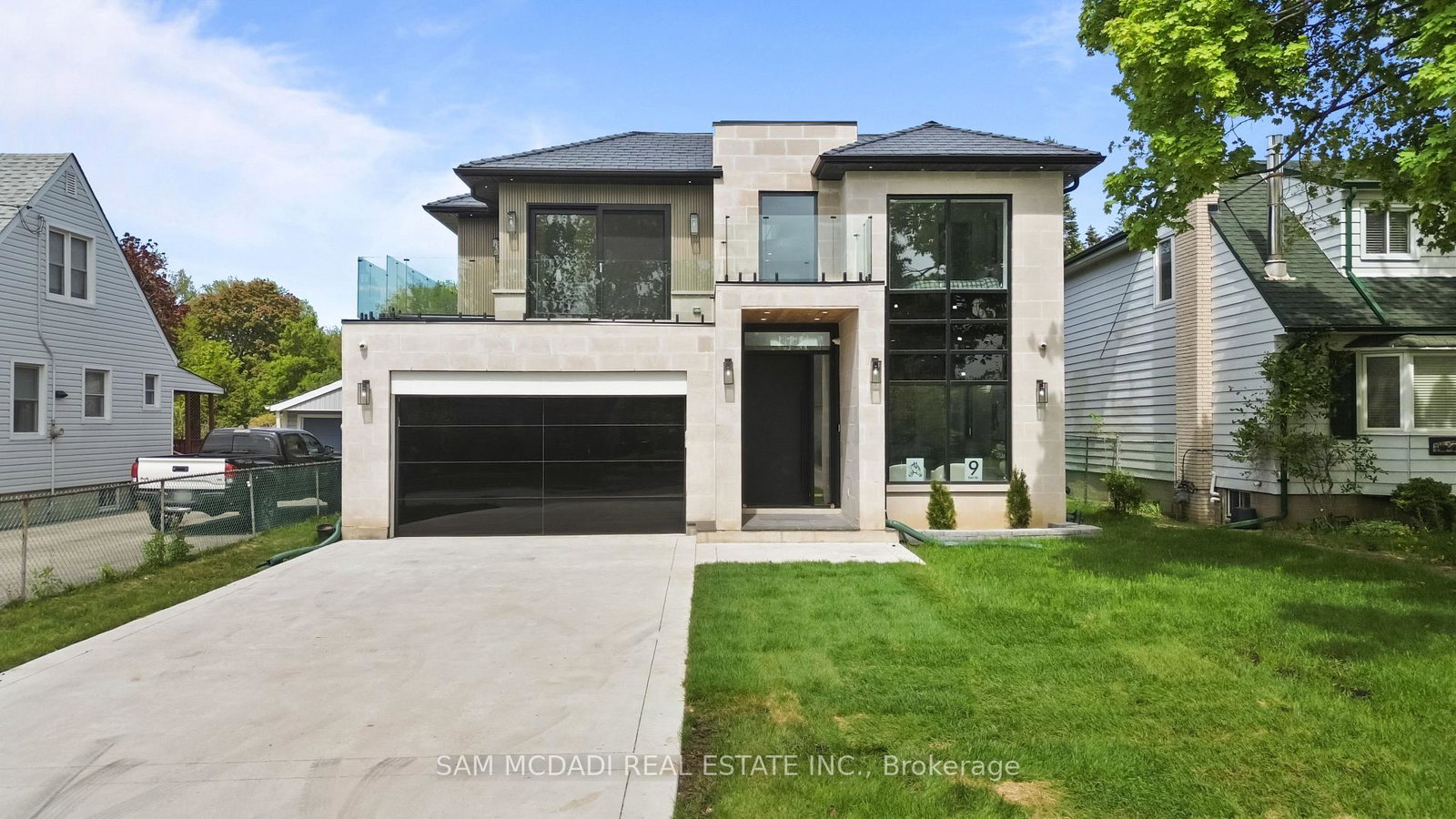 9-earl-street-mississauga-ontario-w13193604